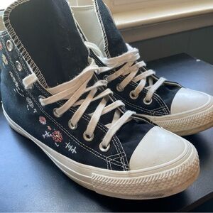 Converse Women's Things To Grow Embroidered Floral Hi Top Sneaker size 9